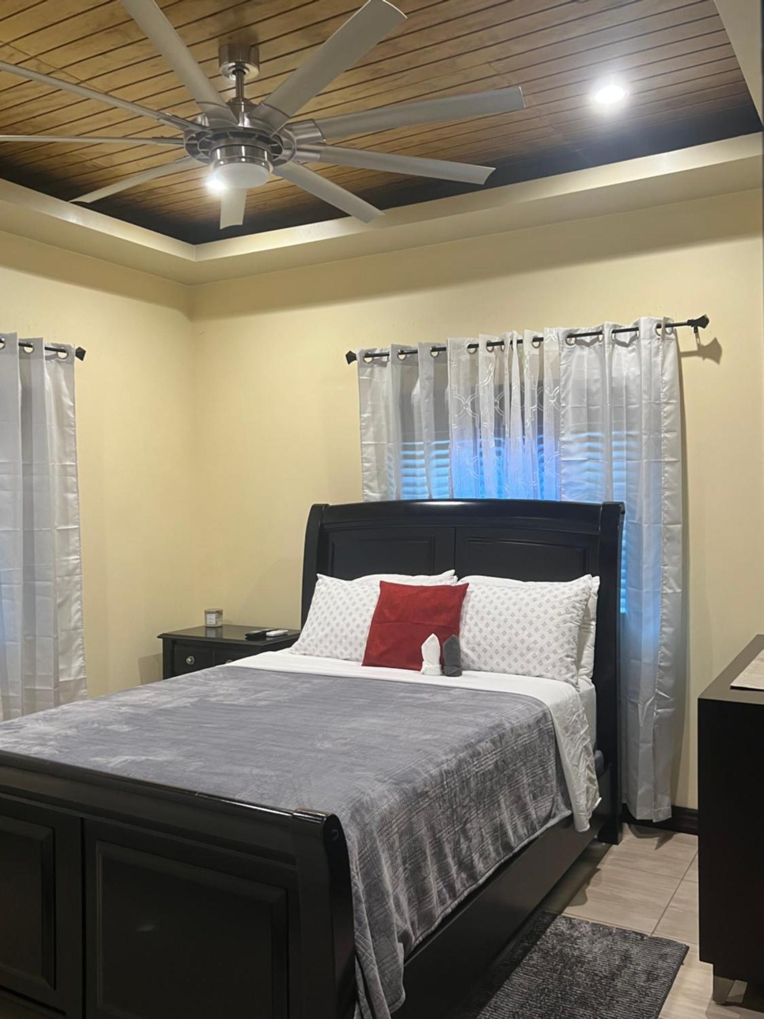 Kingston Oasis One Bedroom المظهر الخارجي الصورة