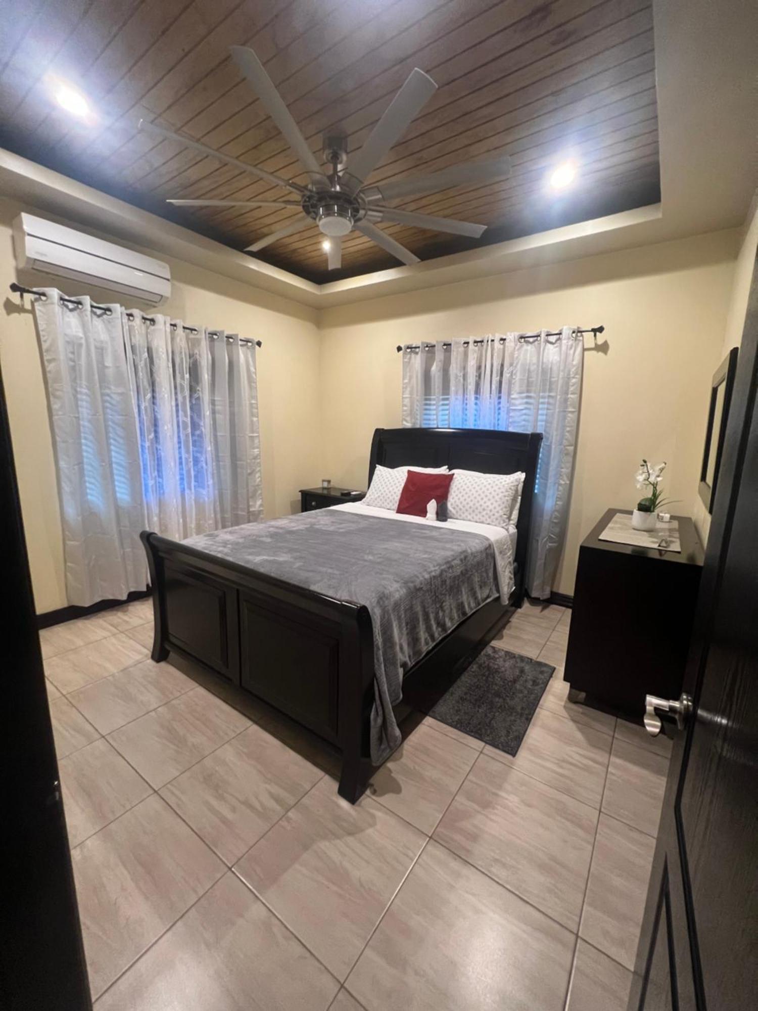 Kingston Oasis One Bedroom المظهر الخارجي الصورة